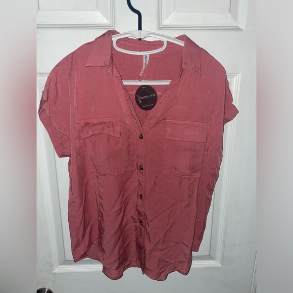 Zenana Outfitters Tops - Zenana Salmon Button Up Top